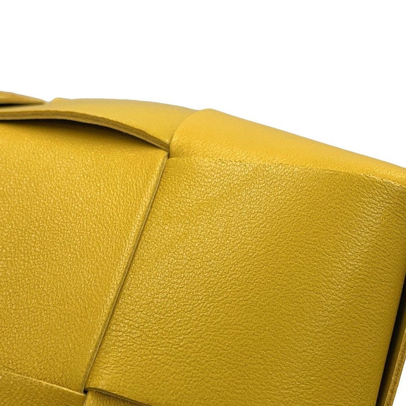 ボッテガヴェネタ ショルダーバッグ マキシイントレチャート スモール カセット クロスボディ レザー 680218