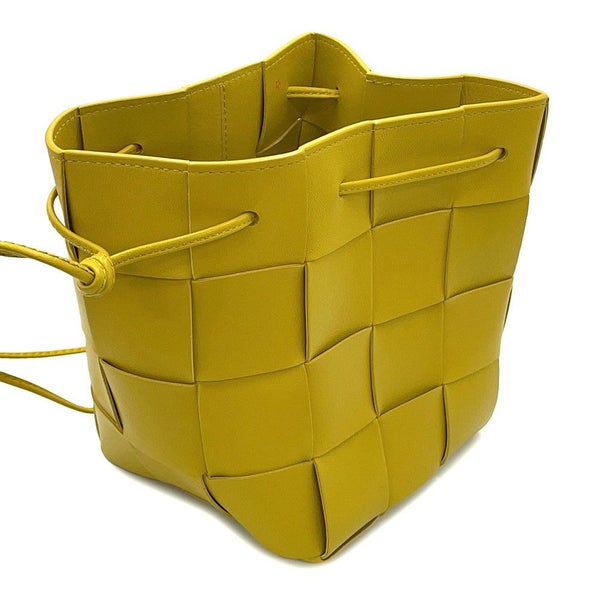 ボッテガヴェネタ ショルダーバッグ マキシイントレチャート スモール カセット クロスボディ レザー 680218