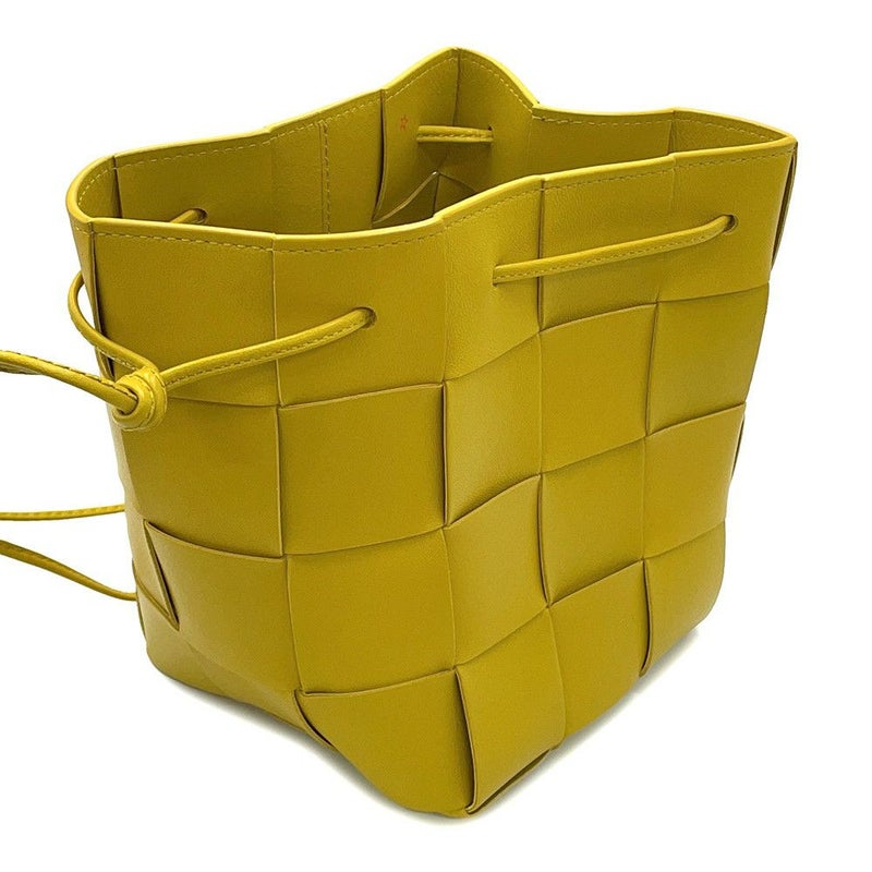 ボッテガヴェネタ ショルダーバッグ マキシイントレチャート スモール カセット クロスボディ レザー 680218