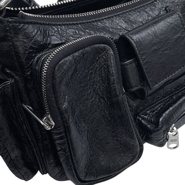 バレンシアガ ショルダーバッグ スーパービジー スリング スモール アリーナラムスキン 802227 BALENCIAGA  バッグ 黒