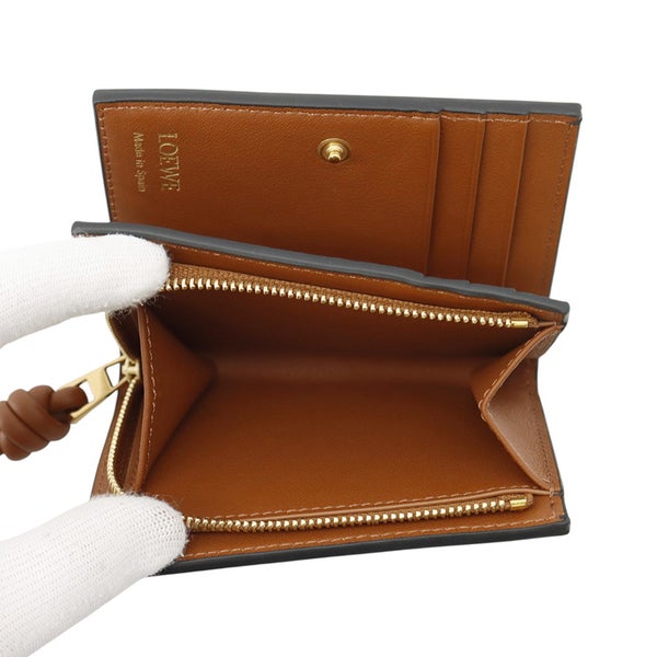 ロエベ 二つ折り財布 ノット コンパクトウォレット シャイニーナパカーフレザー CEM1NCWX01 LOEWE 財布 バイカラー 黒