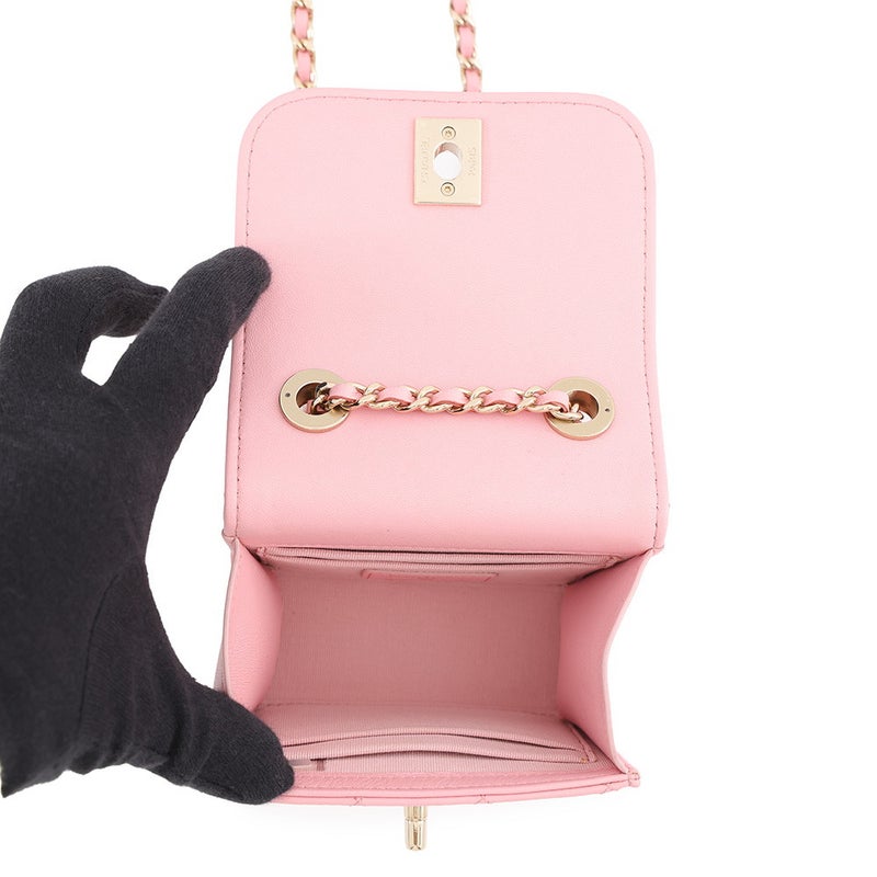 シャネル チェーンウォレット マトラッセ ココマーク トレンディCC ラムスキン A81633 CHANEL