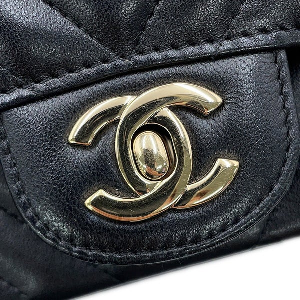 シャネル チェーンショルダーバッグ シェブロン ココマーク ミニ ラムスキン A35200 CHANEL Vステッチ 黒