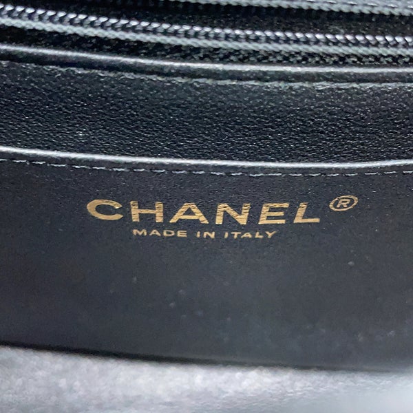 シャネル チェーンショルダーバッグ シェブロン ココマーク ミニ ラムスキン A35200 CHANEL Vステッチ 黒