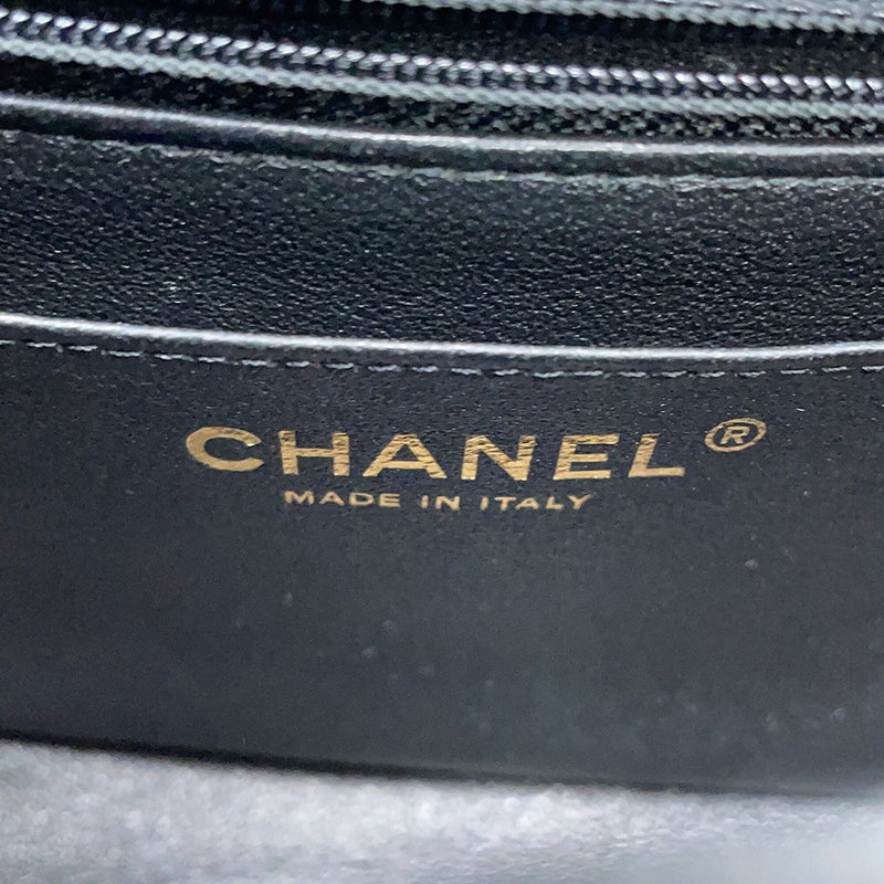 シャネル チェーンショルダーバッグ シェブロン ココマーク ミニ ラムスキン A35200 CHANEL Vステッチ 黒