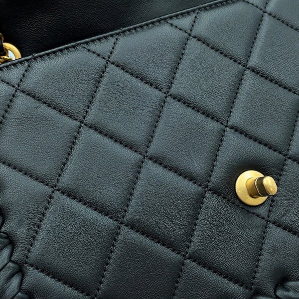シャネル チェーンショルダーバッグ マトラッセ ココマーク シングルフラップ AS2496 CHANEL 黒