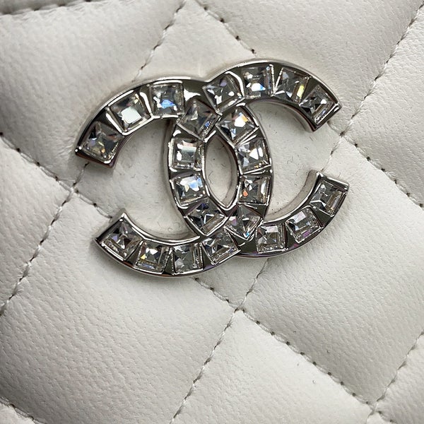 シャネル カードケース マトラッセ ココマーク ラインストーン ラムスキン AP3990 CHANEL 定期入れ 名刺入れ パスケース 白