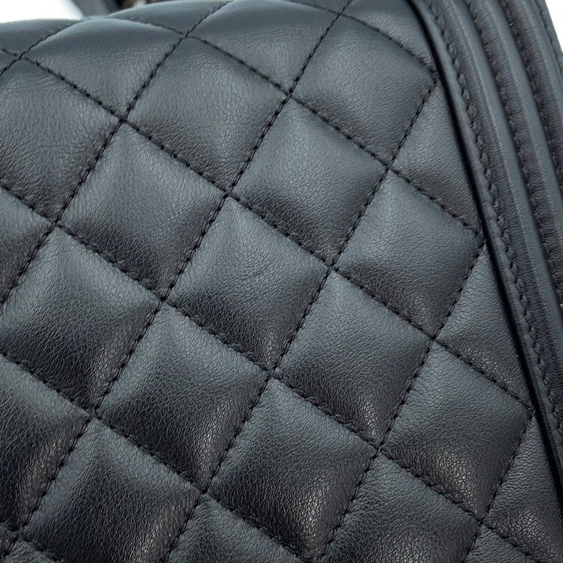 シャネル チェーンショルダーバッグ ボーイシャネル ラムスキン AS0130 CHANEL バッグ 黒