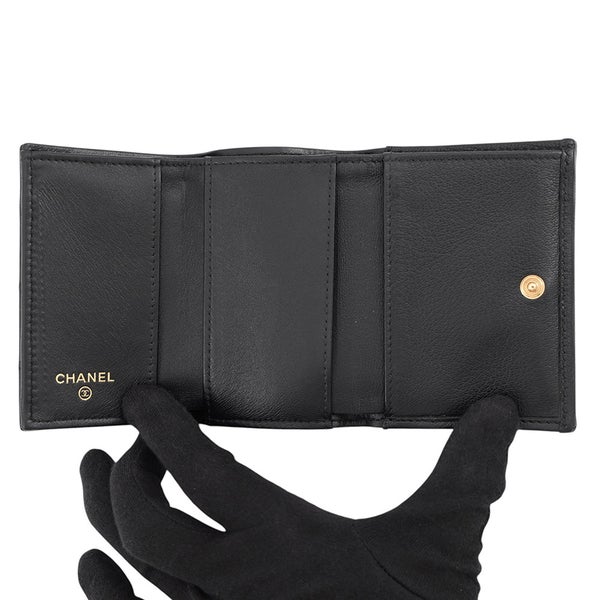 シャネル 三つ折り財布 マトラッセ ココマーク スモール フラップ ウォレット ラムスキン AP4951 CHANEL 黒