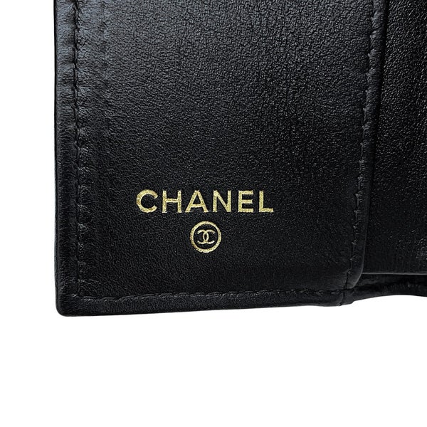シャネル 三つ折り財布 マトラッセ ココマーク スモール フラップ ウォレット ラムスキン AP4951 CHANEL 黒