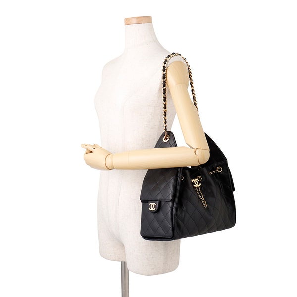 シャネル チェーンショルダーバッグ マトラッセ ココマーク CHANEL 25 スモール キャビアスキン AS5293 黒