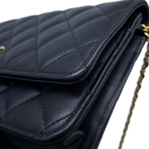 シャネル チェーンウォレット クラシック マトラッセ ココマーク ラムスキン AP0250 CHANEL 財布 ブラック 黒