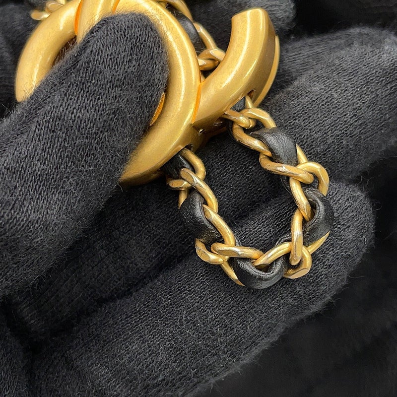 シャネル チェーンショルダーバッグ CHANEL25 ミディアム ココマーク マトラッセ キャビアスキン AS5311 CHANEL 黒