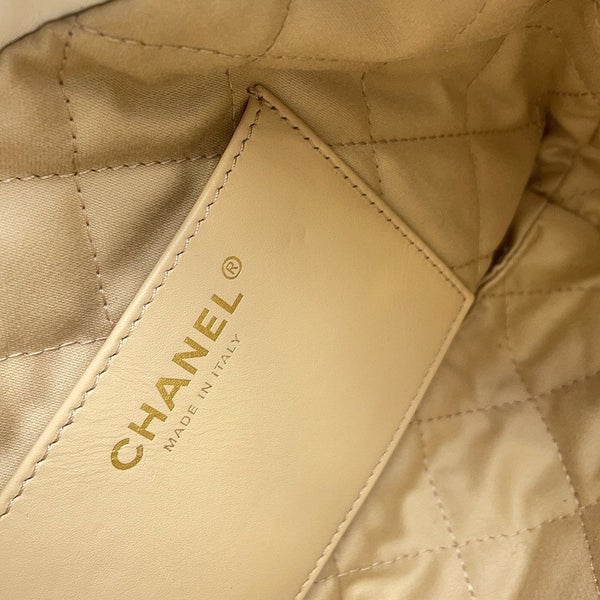 シャネル ハンドバッグ CHANEL 22 ミニ ココマーク シャイニーカーフレザー AS3980 CHANEL 2wayショルダーバッグ 白