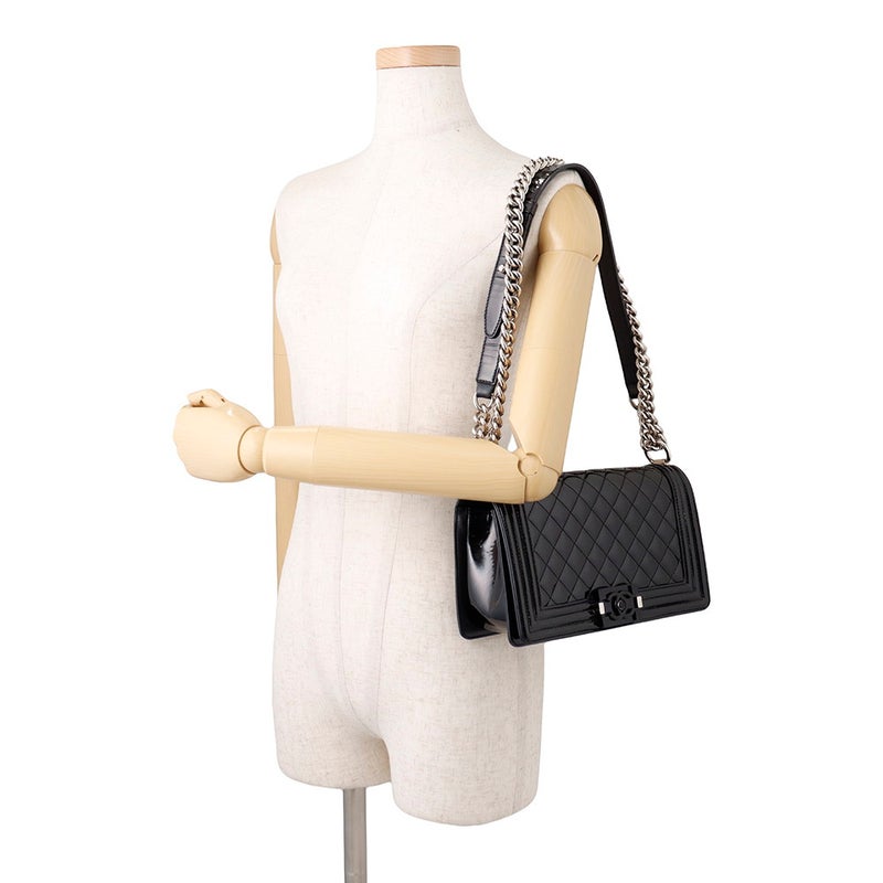 シャネル チェーンショルダーバッグ ココマーク マトラッセ ボーイシャネル パテント A67086 CHANEL 黒