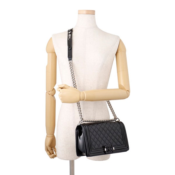 シャネル チェーンショルダーバッグ ココマーク マトラッセ ボーイシャネル パテント A67086 CHANEL 黒