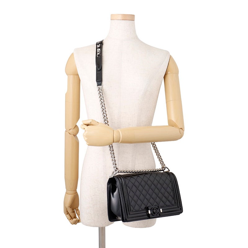 シャネル チェーンショルダーバッグ ココマーク マトラッセ ボーイシャネル パテント A67086 CHANEL 黒