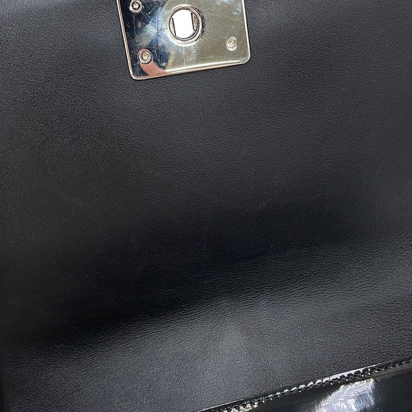 シャネル チェーンショルダーバッグ ココマーク マトラッセ ボーイシャネル パテント A67086 CHANEL 黒