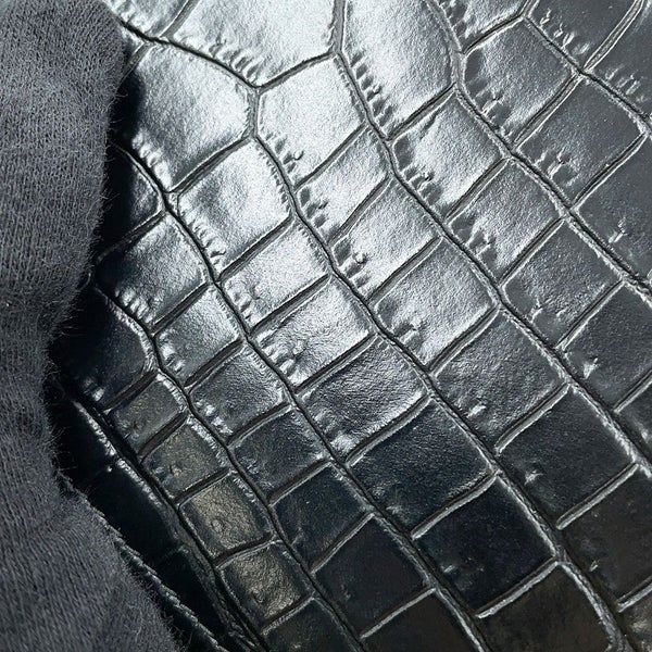 サンローランパリ 長財布 タイニーカサンドラ ラウンドファスナー 630201 SAINT LAURENT PARIS 黒