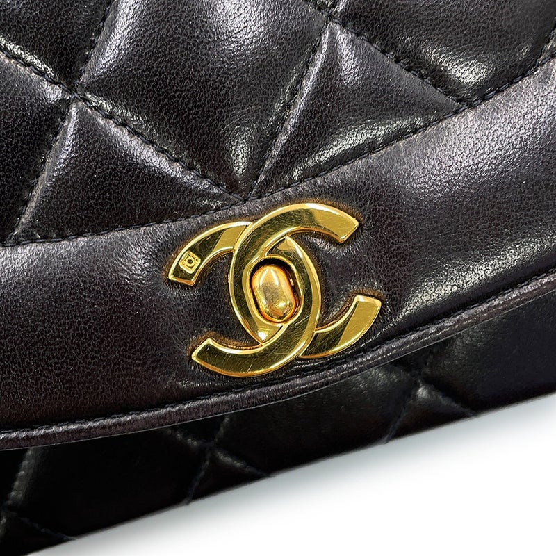 シャネル チェーンショルダーバッグ ダイアナ マトラッセ ココマーク シングルチェーン ラムスキン A01164 CHANEL 黒