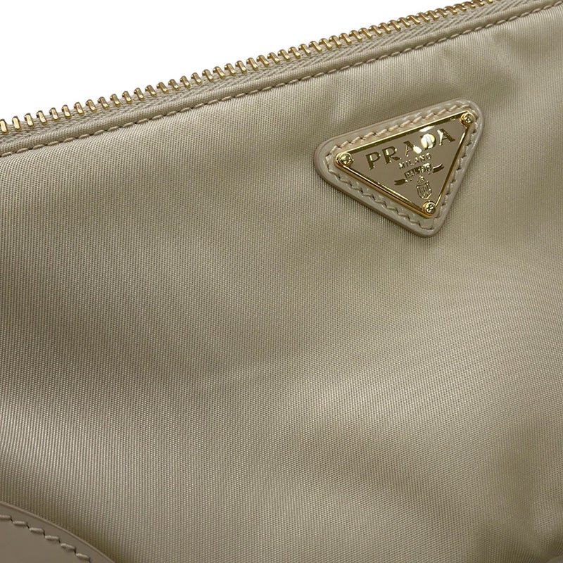 プラダ ショルダーバッグ トライアングルロゴ ナイロン 1BC201 PRADA バッグ