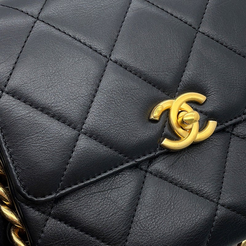 シャネル チェーンショルダーバッグ マトラッセ スモール ココマーク ラムスキン AS2831 CHANEL 黒