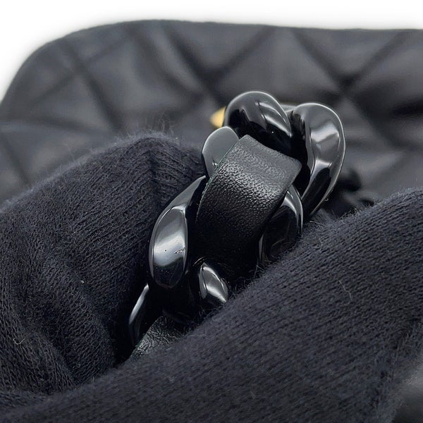シャネル チェーンショルダーバッグ ミニマトラッセ ココマーク ラムスキン AS3205 CHANEL 黒