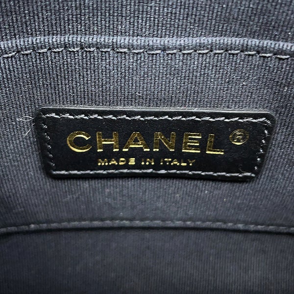 シャネル チェーンショルダーバッグ ミニマトラッセ ココマーク ラムスキン AS3205 CHANEL 黒
