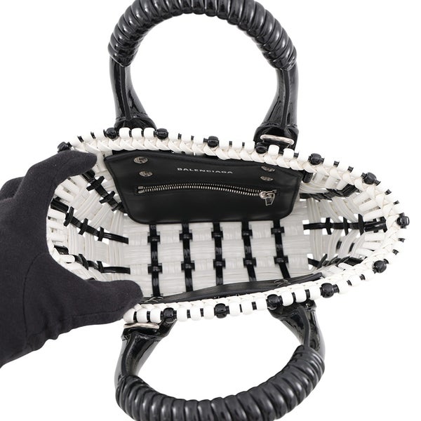 バレンシアガ ハンドバッグ パテントレザー ビストロXXS 678028 BALENCIAGA 2wayショルダーバッグ かごバッグ 黒 白