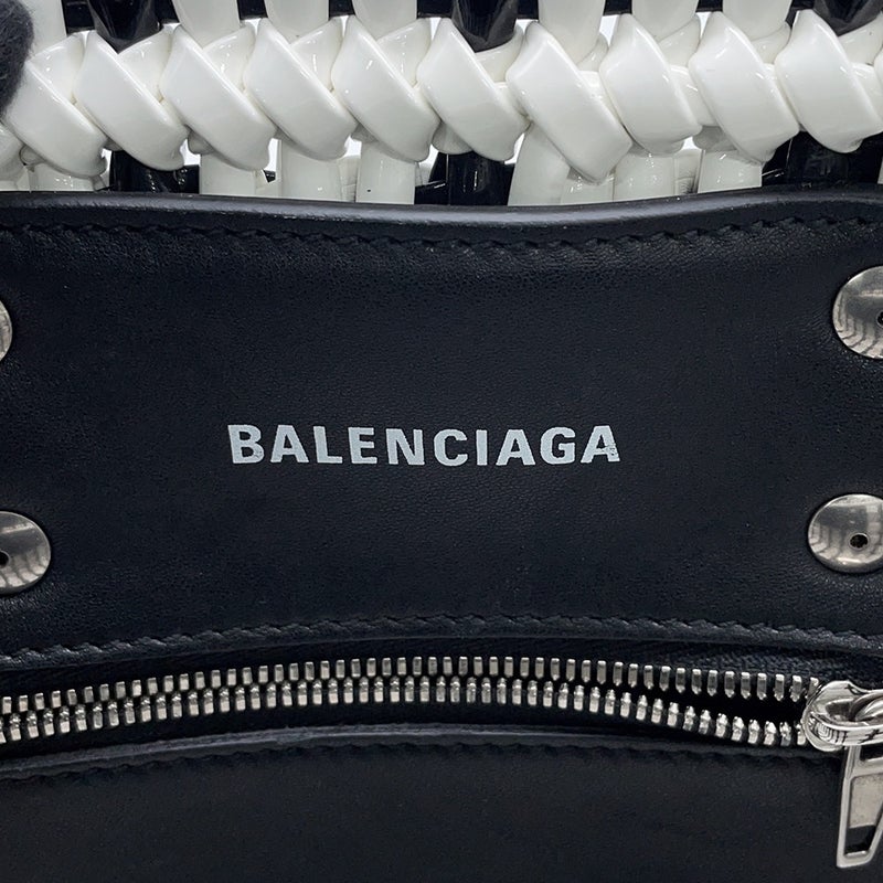 バレンシアガ ハンドバッグ パテントレザー ビストロXXS 678028 BALENCIAGA 2wayショルダーバッグ かごバッグ 黒 白