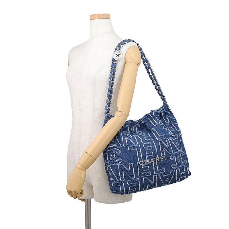 シャネル チェーンショルダーバッグ CHANEL 22 マトラッセ ロゴ スモール デニム AS3260 ポーチ付き