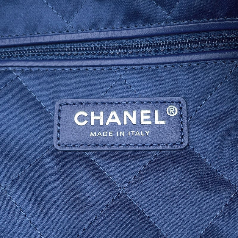 シャネル チェーンショルダーバッグ CHANEL 22 マトラッセ ロゴ スモール デニム AS3260 ポーチ付き