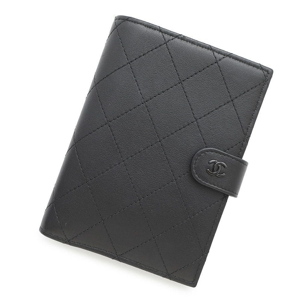 【良品】CHANEL マトラッセ レザー パスポートケース ブラック シャネル パスポートケース マトラッセ ココマーク カーフレザー