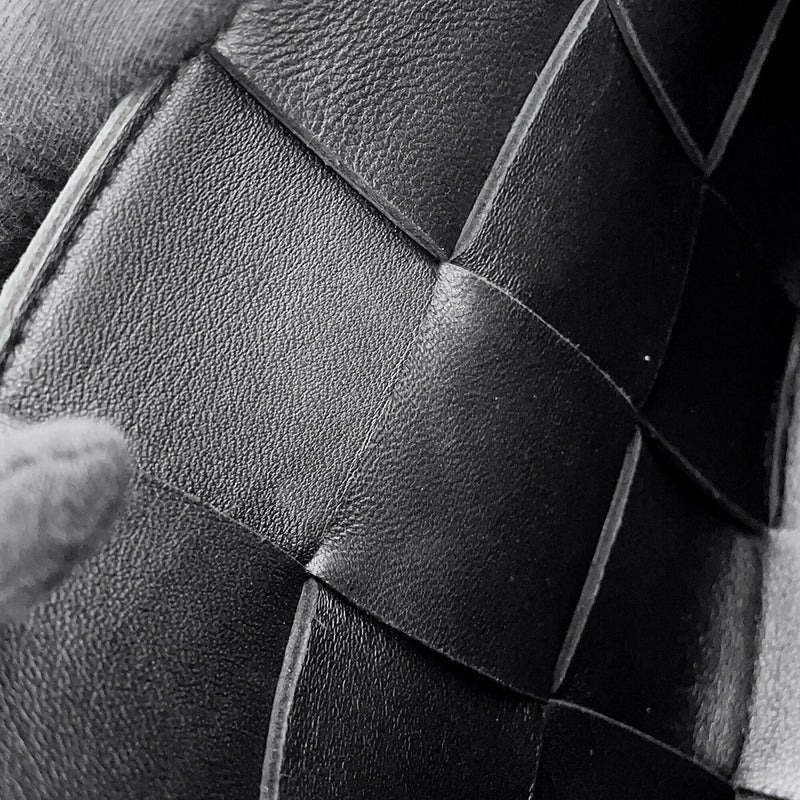 ボッテガヴェネタ ショルダーバッグ マキシイントレチャート スモール カセット ラムスキン 578004 BOTTEGA VENETA 黒