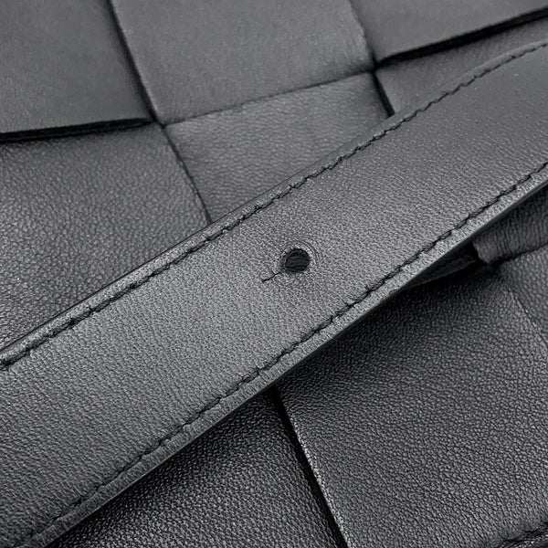 ボッテガヴェネタ ショルダーバッグ マキシイントレチャート スモール カセット ラムスキン 578004 BOTTEGA VENETA 黒