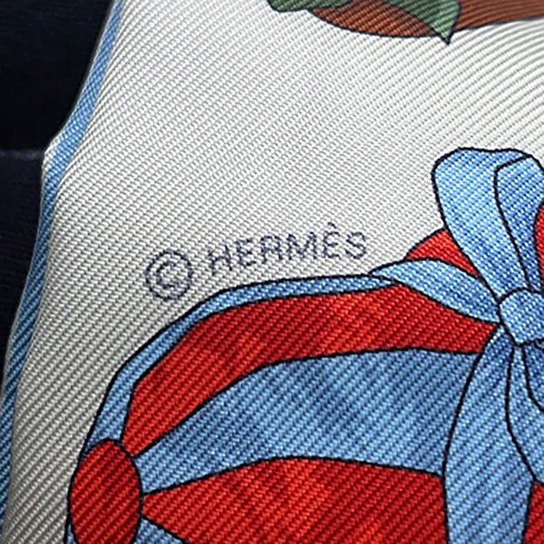 エルメス スカーフ ツイロン ジョッキー Jockey  ベルベットリボンの刺繍入り HERMES 2026年秋冬