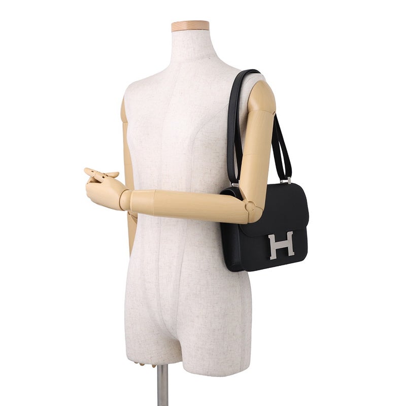 エルメス ショルダーバッグ コンスタンス24 ミロワール ブラック/シルバー金具 エプソン G刻印 HERMES Constance 黒