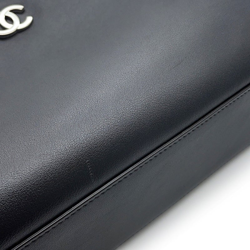 シャネル ショルダーバッグ ココマーク ラージ ボーリングバッグ カーフレザー AS6211 CHANEL 黒
