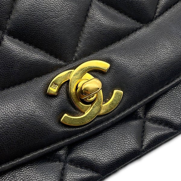 シャネル チェーンショルダーバッグ マトラッセ25 ココマーク ダイアナ ラムスキン A01165 CHANEL 黒
