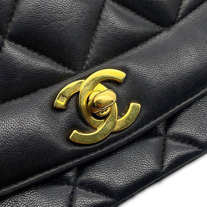 シャネル チェーンショルダーバッグ マトラッセ25 ココマーク ダイアナ ラムスキン A01165 CHANEL 黒