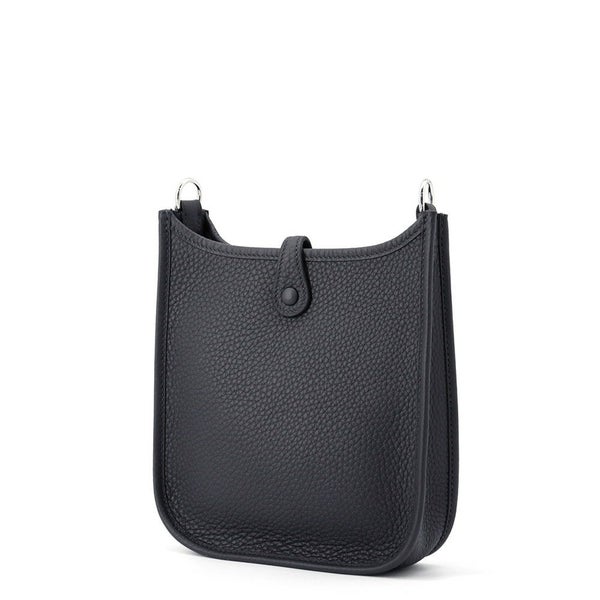 エルメス ショルダーバッグ エブリンTPM アマゾン 111cm キャバン/シルバー金具 トリヨンクレマンス K刻印 HERMES Evelyne