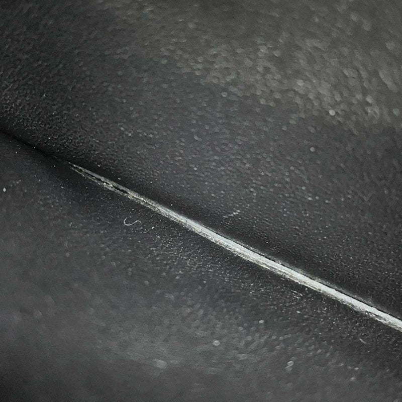 シャネル チェーンショルダーバッグ フラップ フォンケース マトラッセ ココマーク ラムスキン AP3226 CHANEL 黒