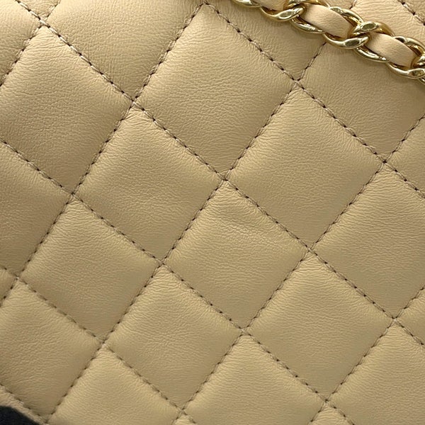 シャネル チェーンショルダーバッグ マトラッセ ココマーク ラムスキン CHANEL