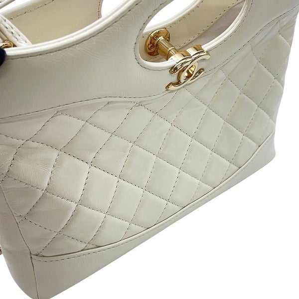 シャネル チェーンショルダーバッグ マトラッセ ミニ ショッピングバッグ シャイニーカーフスキン AS4133 CHANEL 白