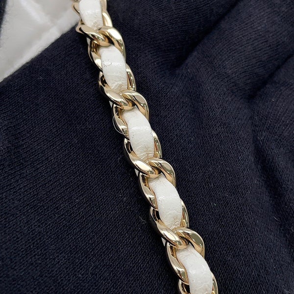 シャネル チェーンショルダーバッグ マトラッセ ミニ ショッピングバッグ シャイニーカーフスキン AS4133 CHANEL 白