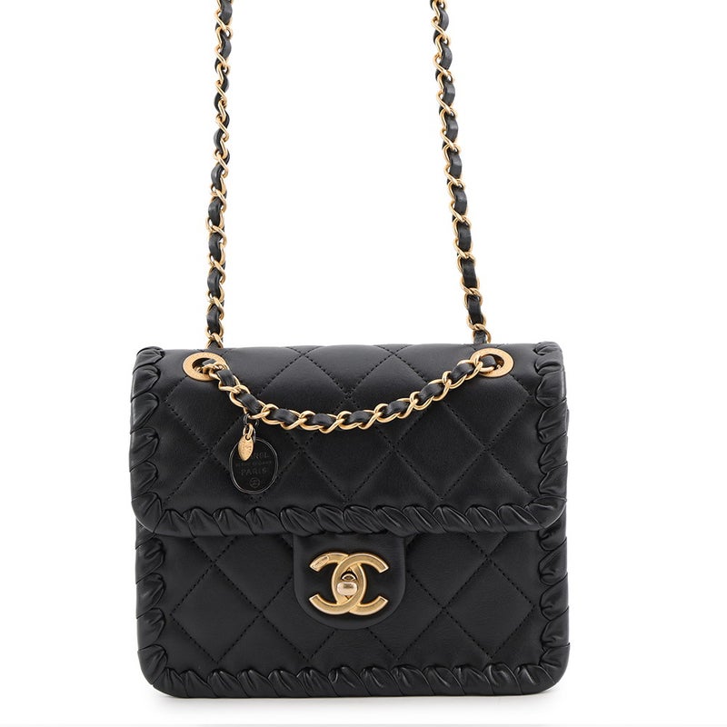 シャネル チェーンショルダーバッグ マトラッセ ココマーク シングルフラップ ミニ AS2495 CHANEL 黒
