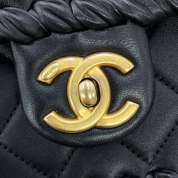 シャネル チェーンショルダーバッグ マトラッセ ココマーク シングルフラップ ミニ AS2495 CHANEL 黒