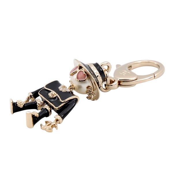 シャネル キーホルダー マドモアゼル ガブリエル フェイクパール メタル B25B ABG014 CHANEL チャーム 黒