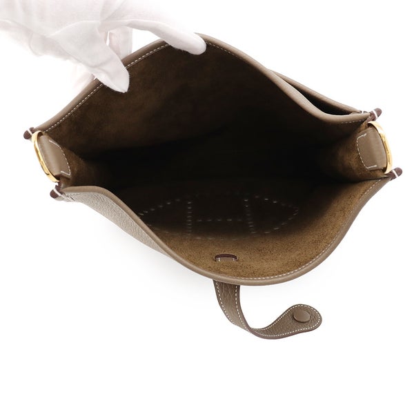 エルメス ショルダーバッグ エブリン3 PM エトゥープ/ゴールド金具 トリヨンクレマンス G刻印 HERMES Evelyne