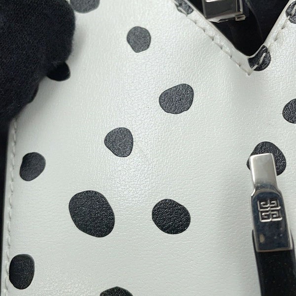 ジバンシー ハンドバッグ カットアウト マイクロ BB60KAB1KG GIVENCHY 白 黒 2way